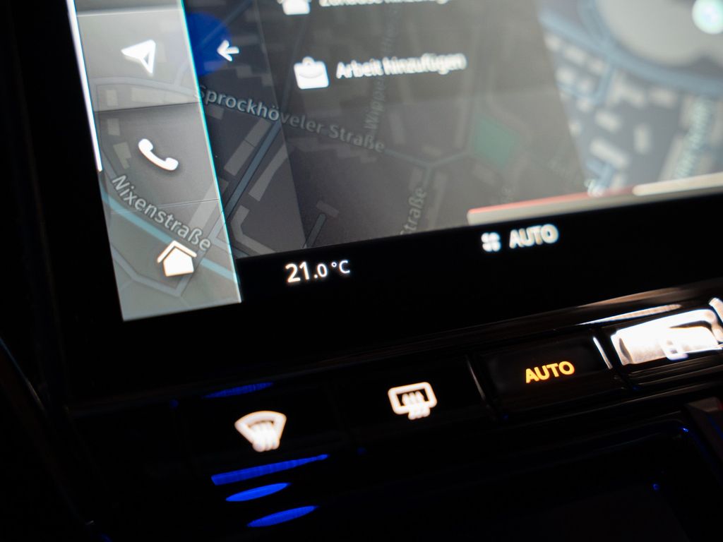 Aston Martin V8 Vantage 2025