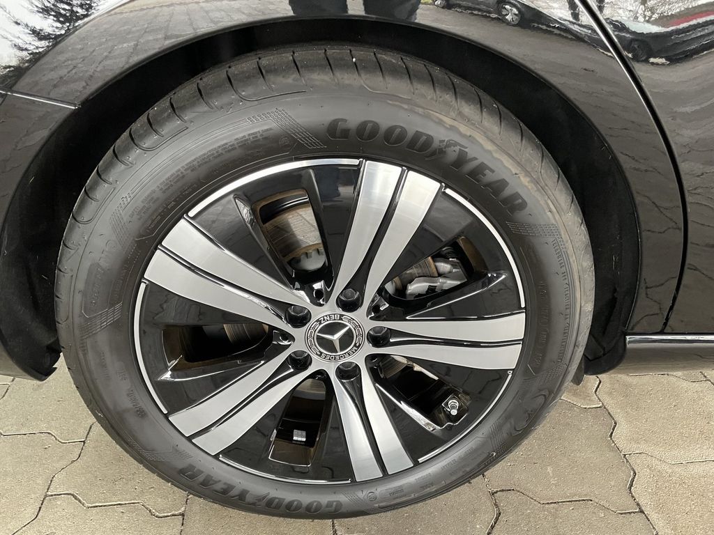 Mercedes-Benz C 200 2025