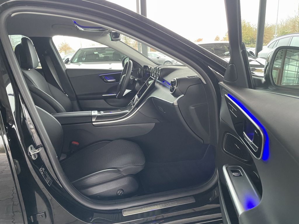 Mercedes-Benz C 200 2025