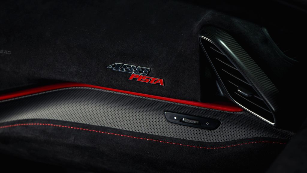 Ferrari 488 Pista 2019