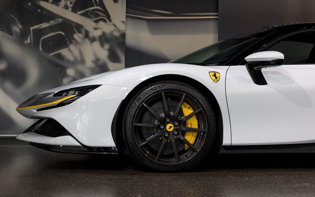 Ferrari SF90 2024