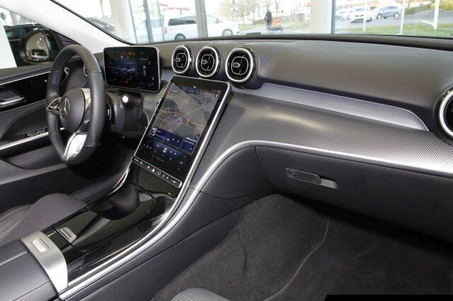 Mercedes-Benz C 220 2025