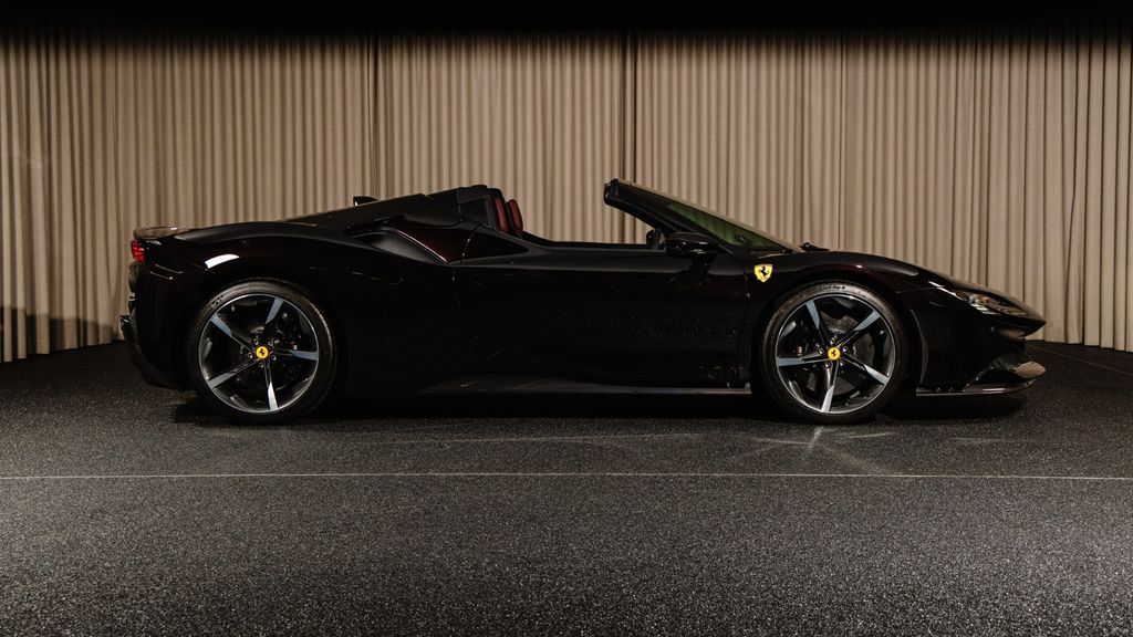 Ferrari SF90 2025