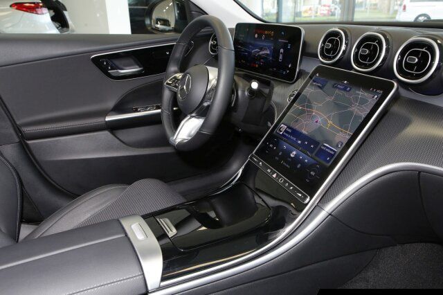 Mercedes-Benz C 220 2025