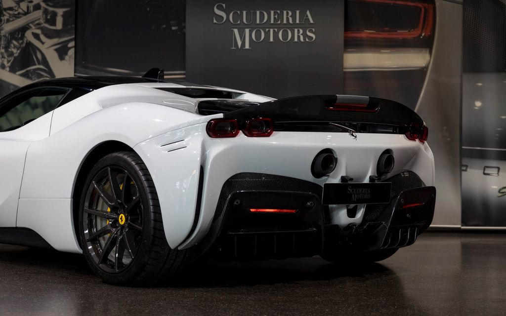 Ferrari SF90 2024
