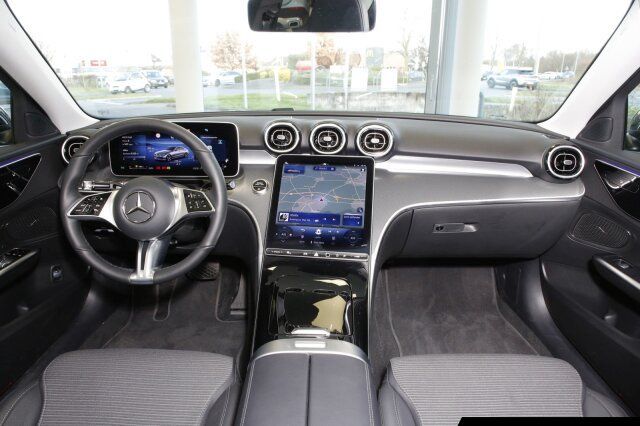 Mercedes-Benz C 220 2025