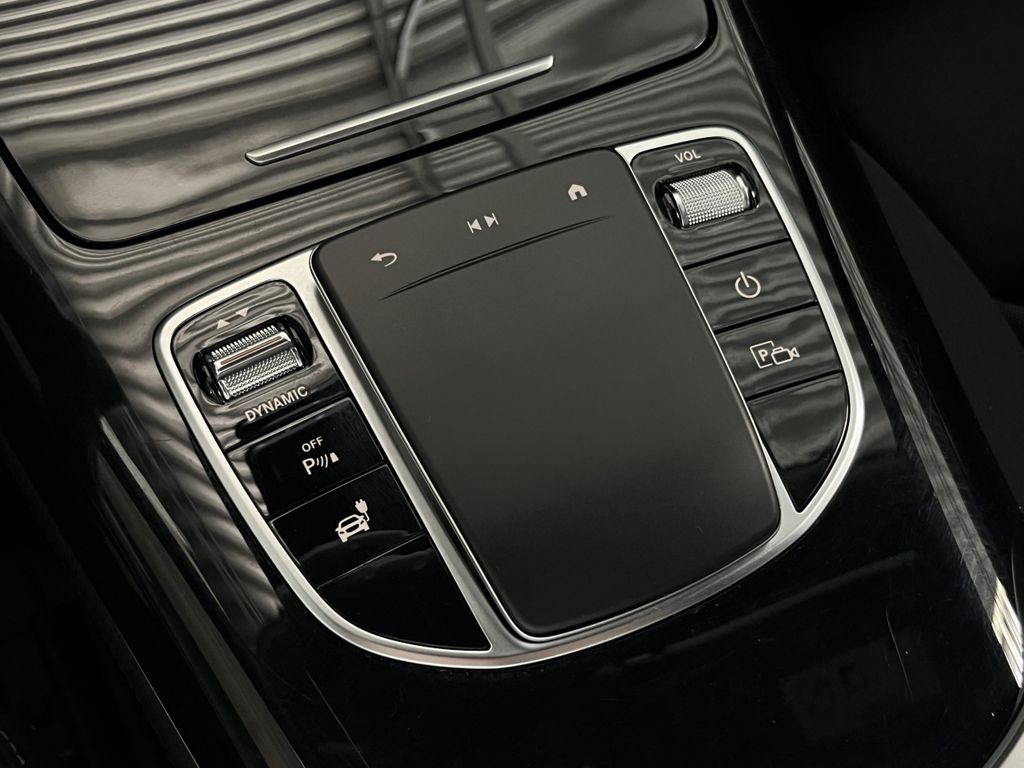 Mercedes-Benz EQC 2021