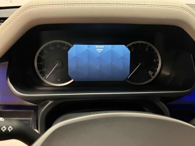 Land Rover Defender 2022