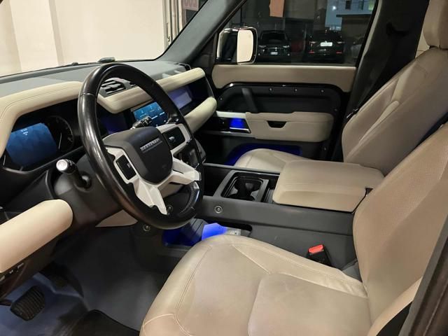 Land Rover Defender 2022