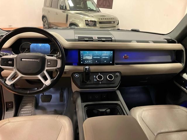 Land Rover Defender 2022