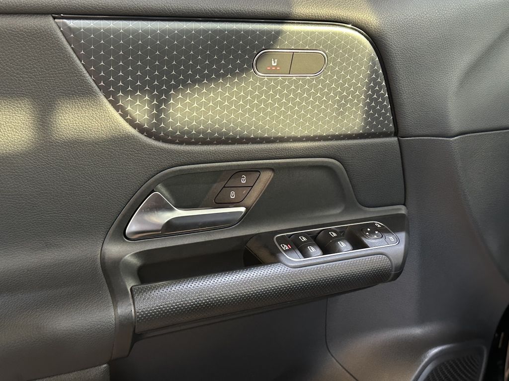 Mercedes-Benz GLA 180 2024