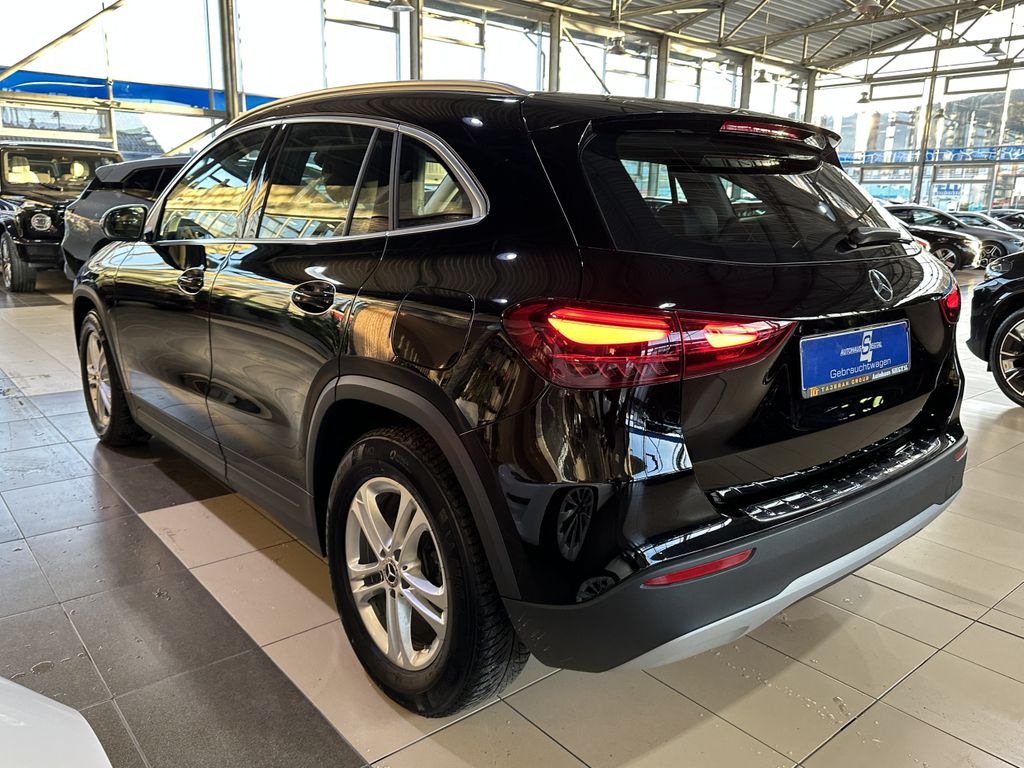 Mercedes-Benz GLA 180 2024