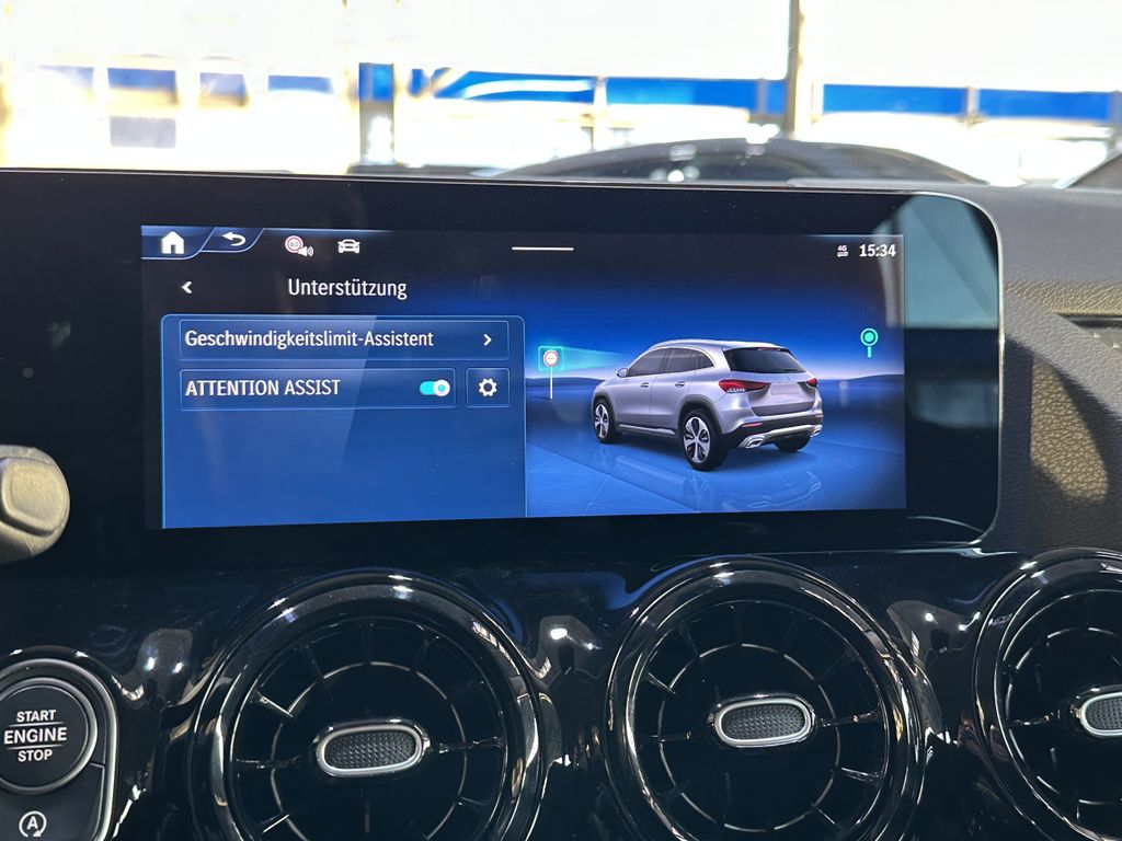 Mercedes-Benz GLA 180 2024