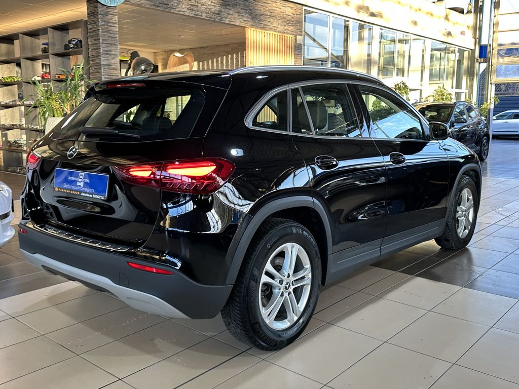 Mercedes-Benz GLA 180 2024