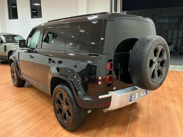 Land Rover Defender 2022