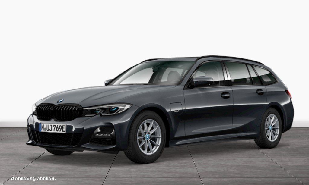 BMW 330 2022