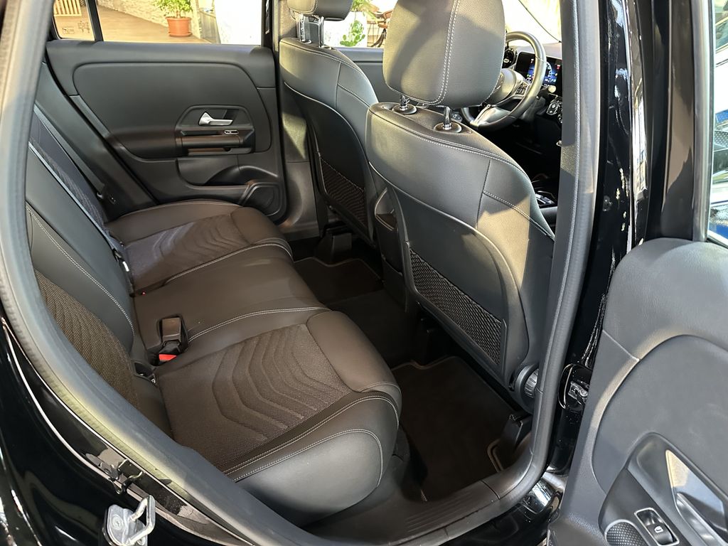 Mercedes-Benz GLA 180 2024