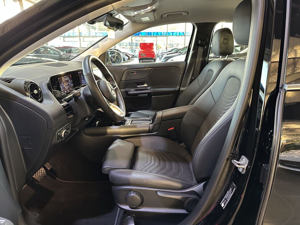 Mercedes-Benz GLA 180 2024