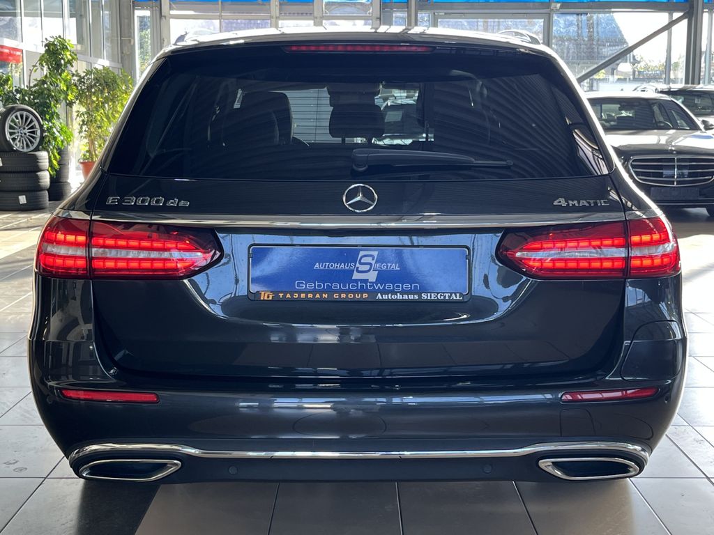 Mercedes-Benz E 300 2022