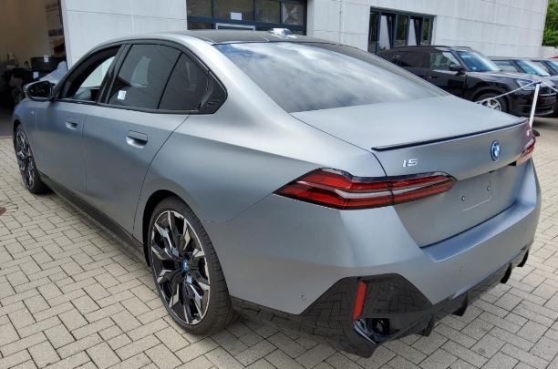 BMW i5 2024