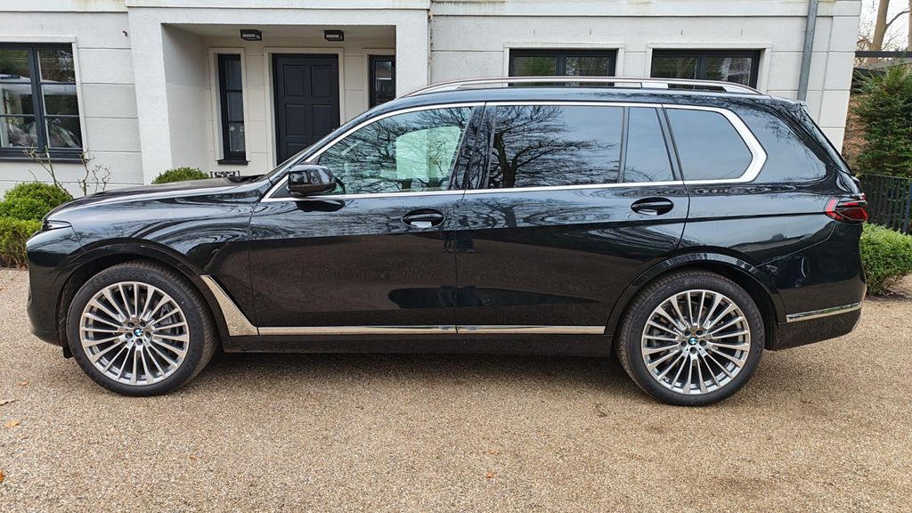 BMW X7 2025