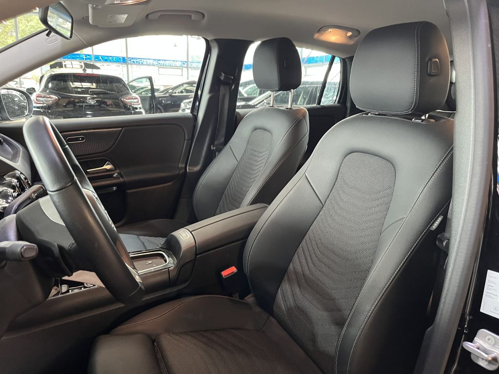 Mercedes-Benz GLA 180 2024