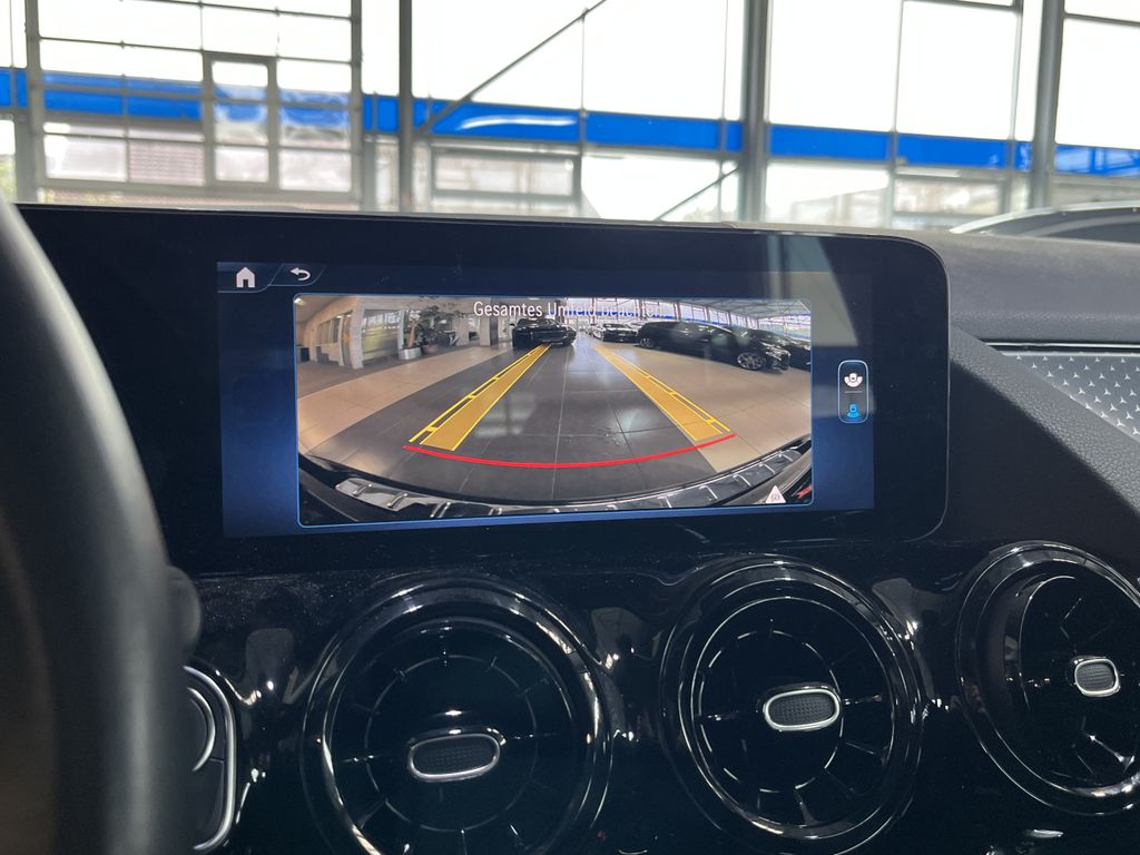 Mercedes-Benz GLA 180 2024