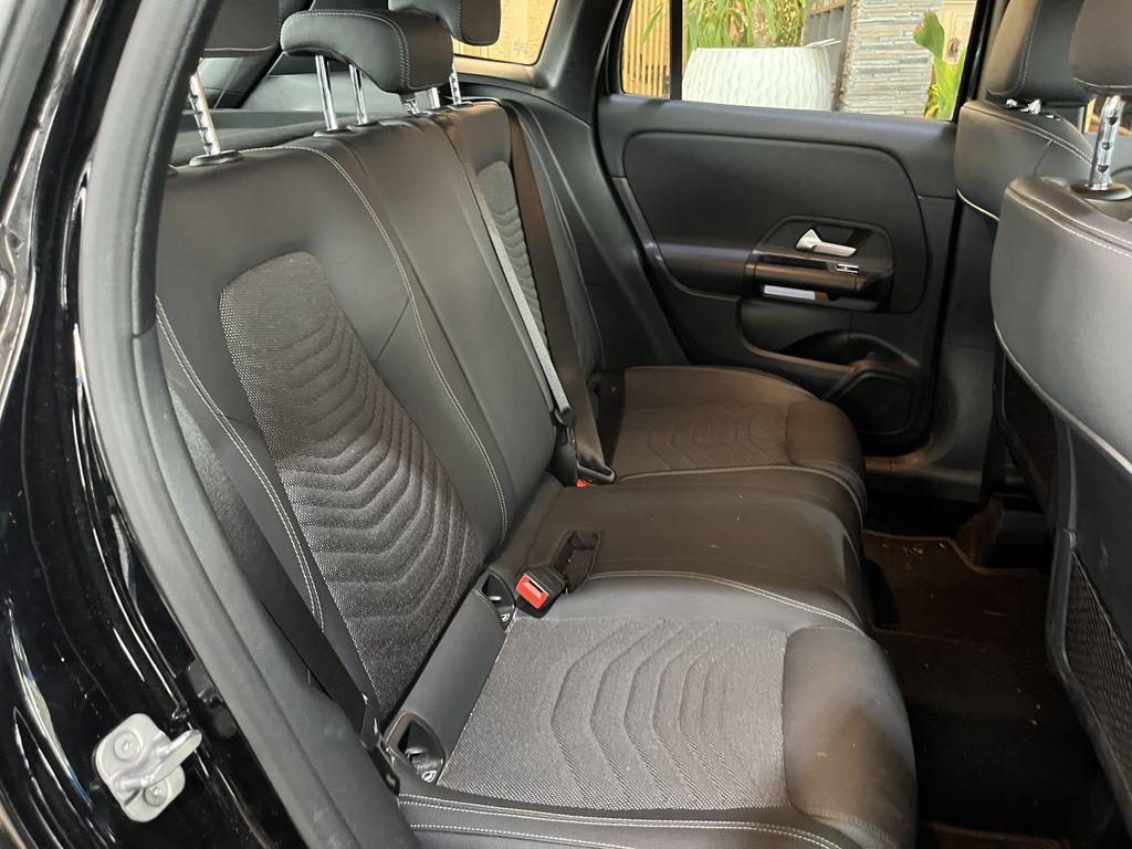 Mercedes-Benz GLA 180 2024