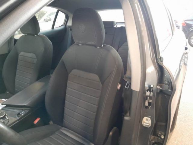 Alfa Romeo Stelvio 2019