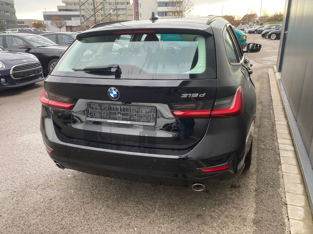 BMW 318 2021