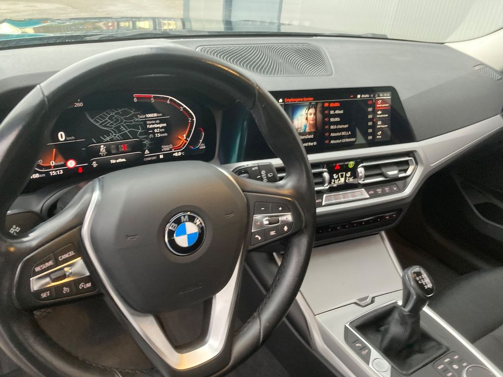 BMW 318 2021