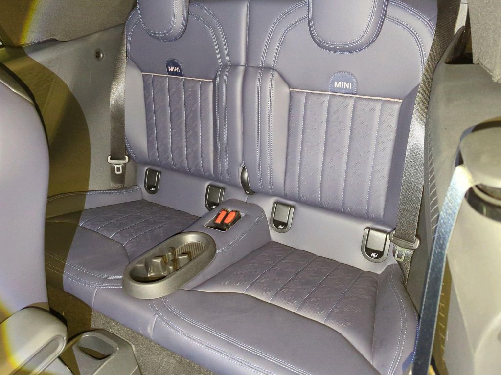 MINI Cooper Cabrio 2024