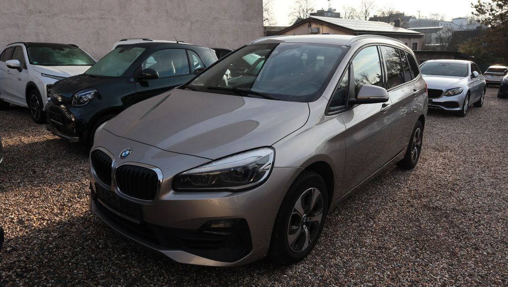 BMW 216 2022