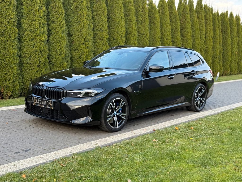 BMW 330 2022