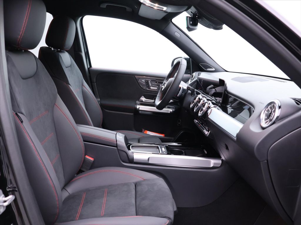 Mercedes-Benz GLB 200 2025