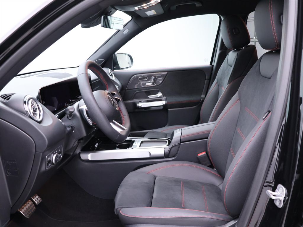 Mercedes-Benz GLB 200 2025