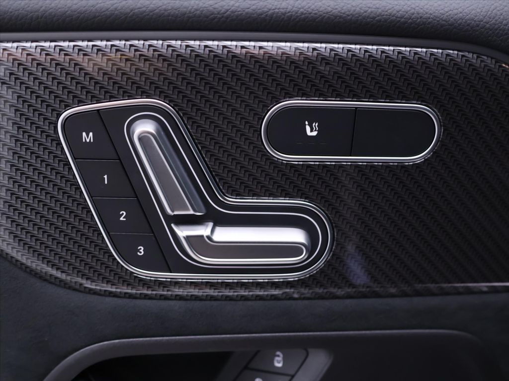 Mercedes-Benz GLB 200 2025