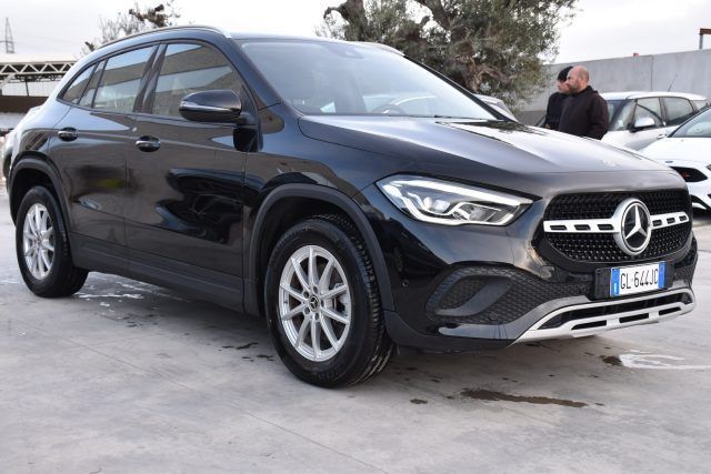 Mercedes-Benz GLA 200 2022