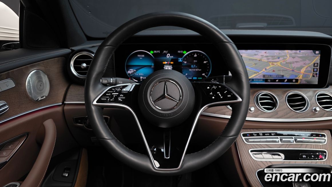 Mercedes-Benz E-Class 2023