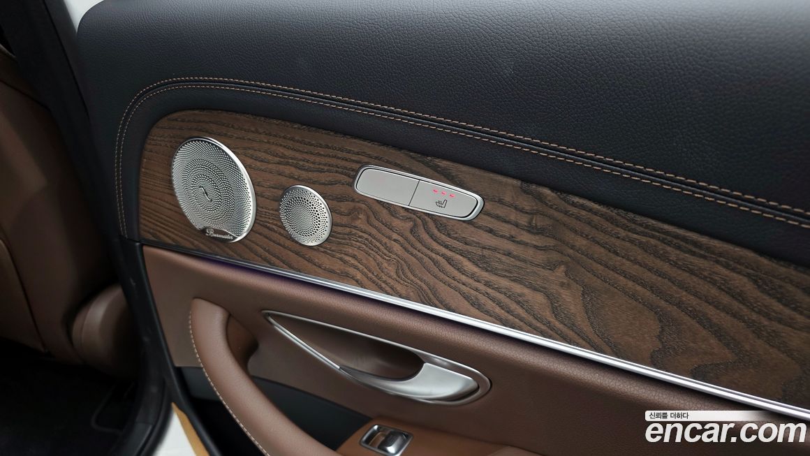 Mercedes-Benz E-Class 2023