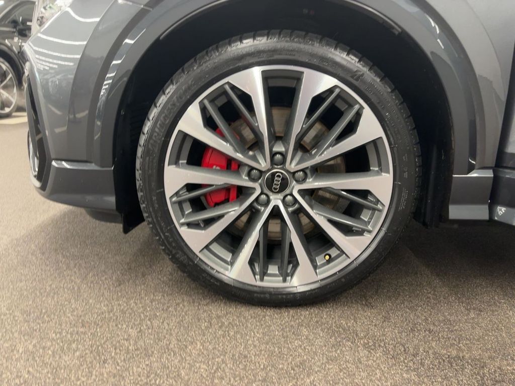 Audi SQ2 2021