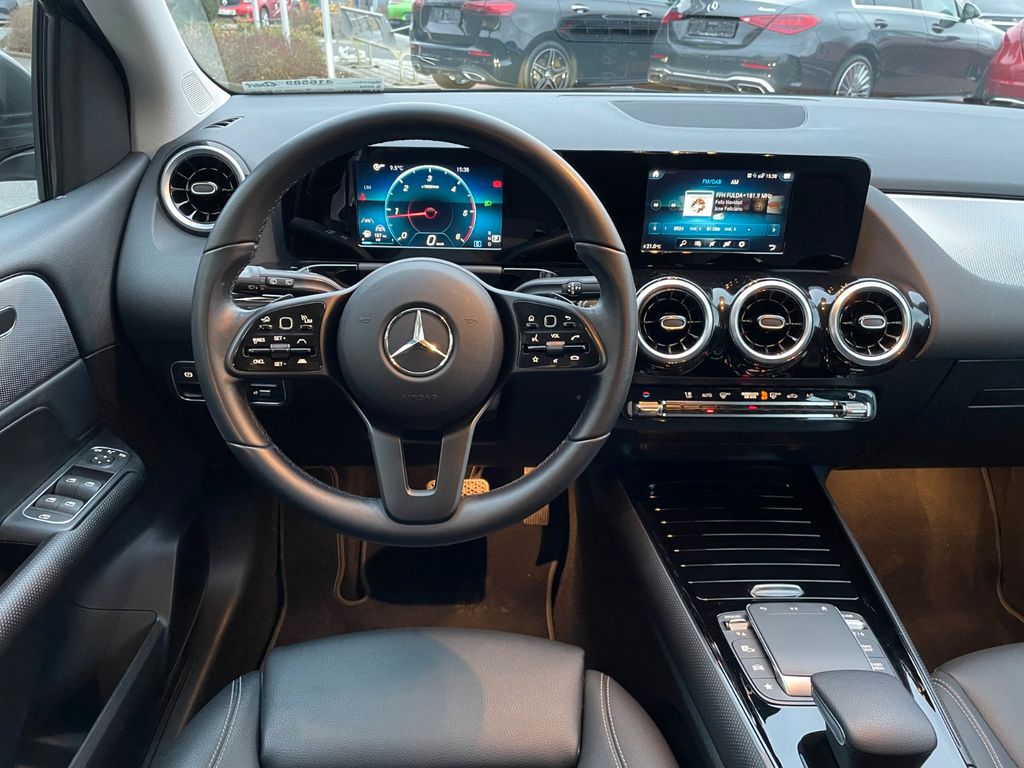 Mercedes-Benz B 200 2022