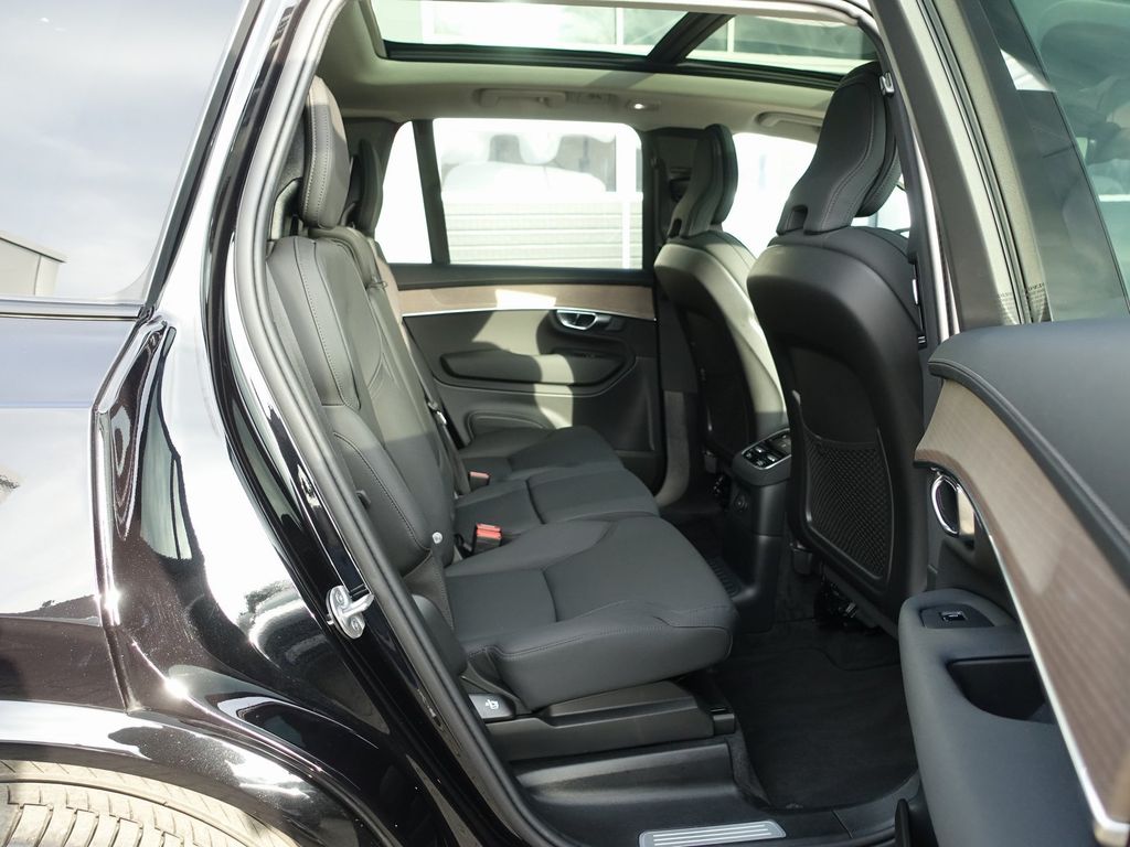 Volvo XC90 2025
