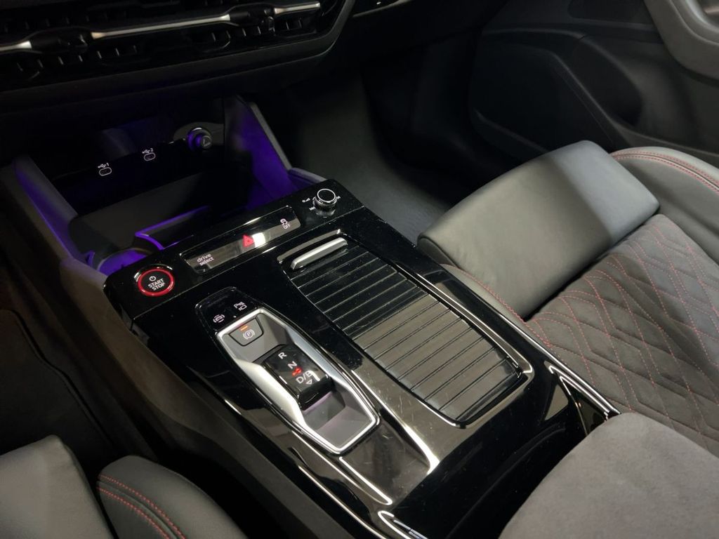 Audi SQ6 e-tron 2025