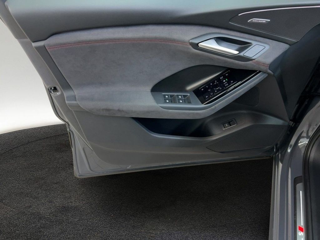 Audi SQ6 e-tron 2025