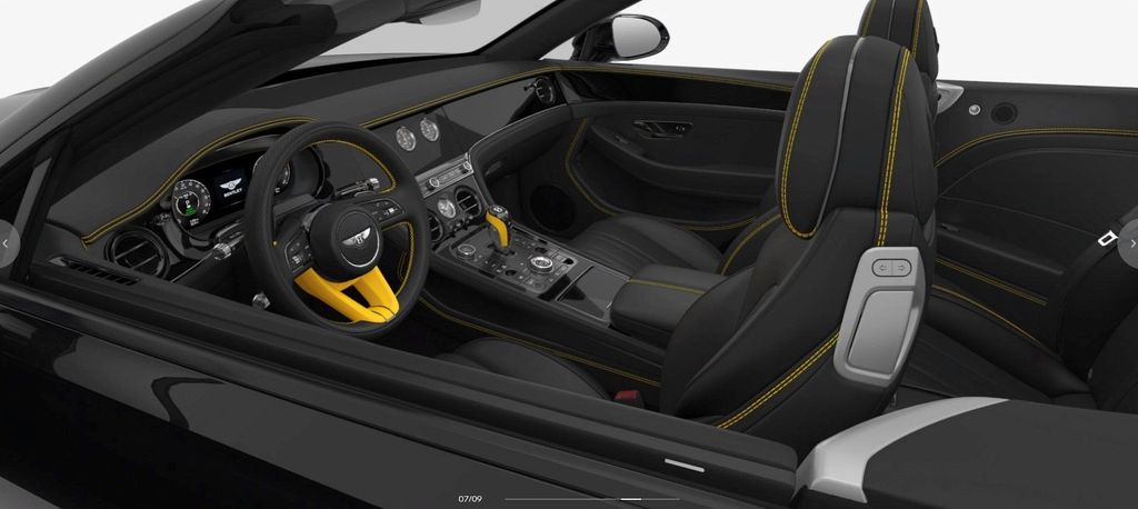 Bentley Continental GTC 2025