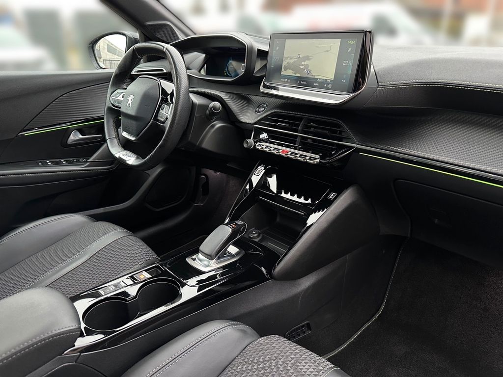 Peugeot 208 2021
