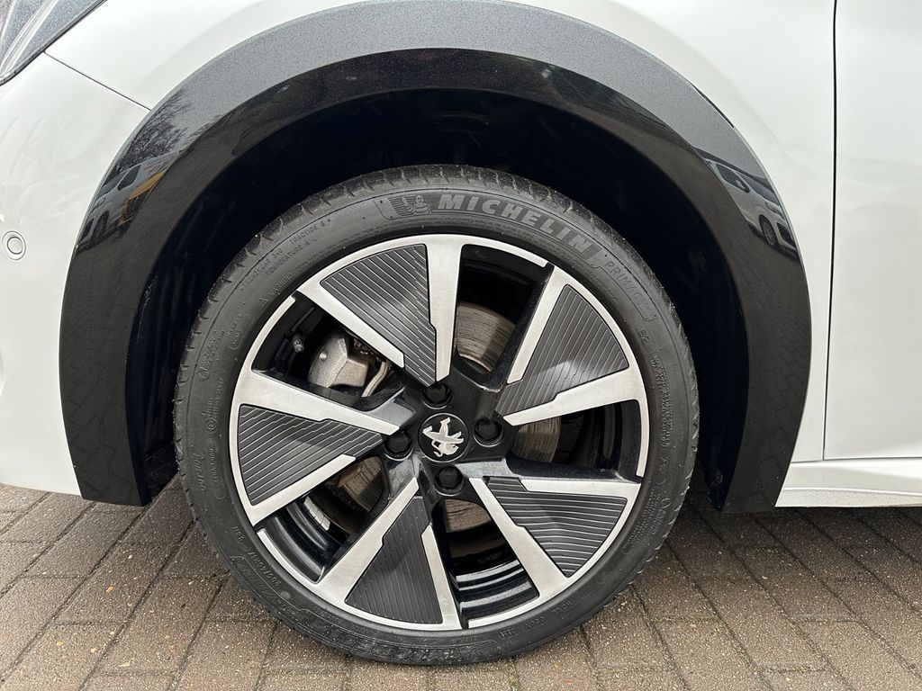Peugeot 208 2021