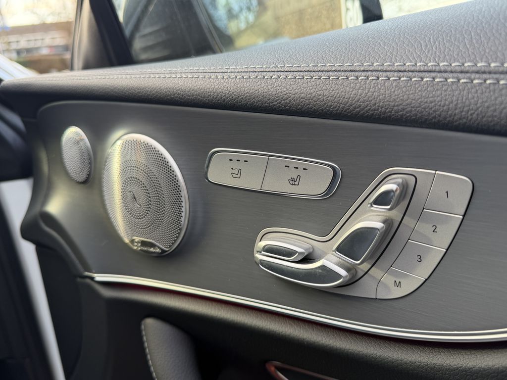 Mercedes-Benz E 300 2023
