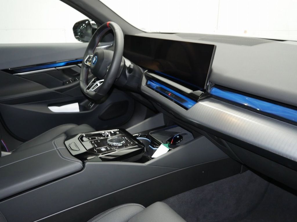 BMW i5 2024